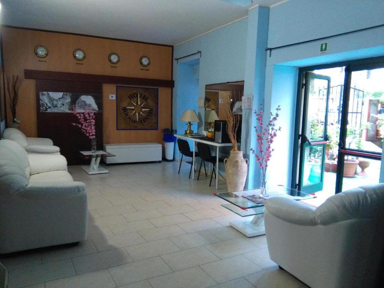 Piccolo Hotel Holiday Center ฟีนาเลลีกูเร ภายนอก รูปภาพ